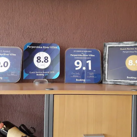 Perperеshka River Kompleks wypoczynkowy 2*